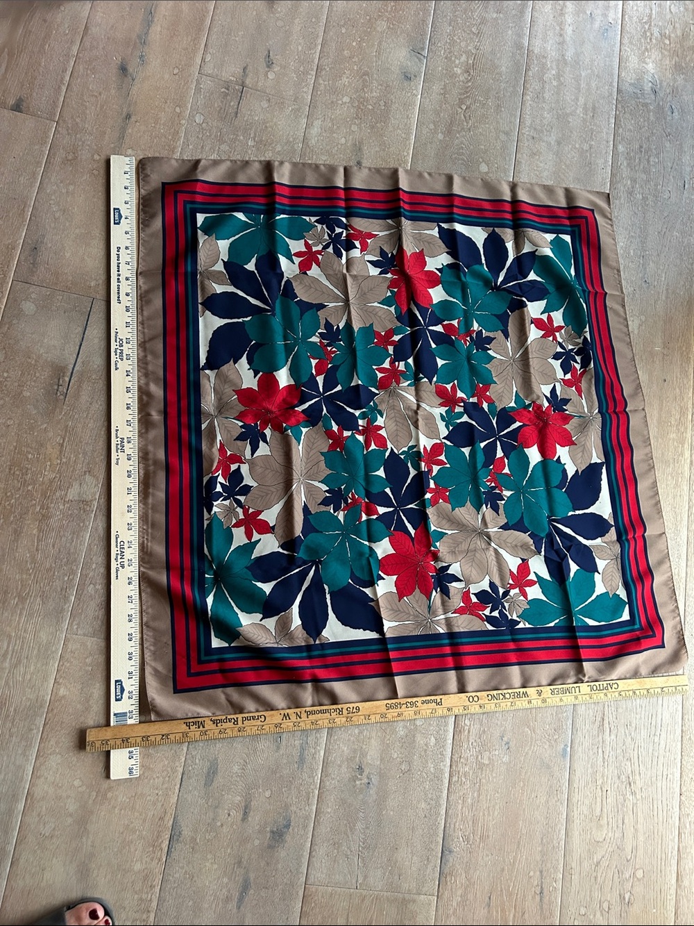 Vintage Leaf Print Scarf